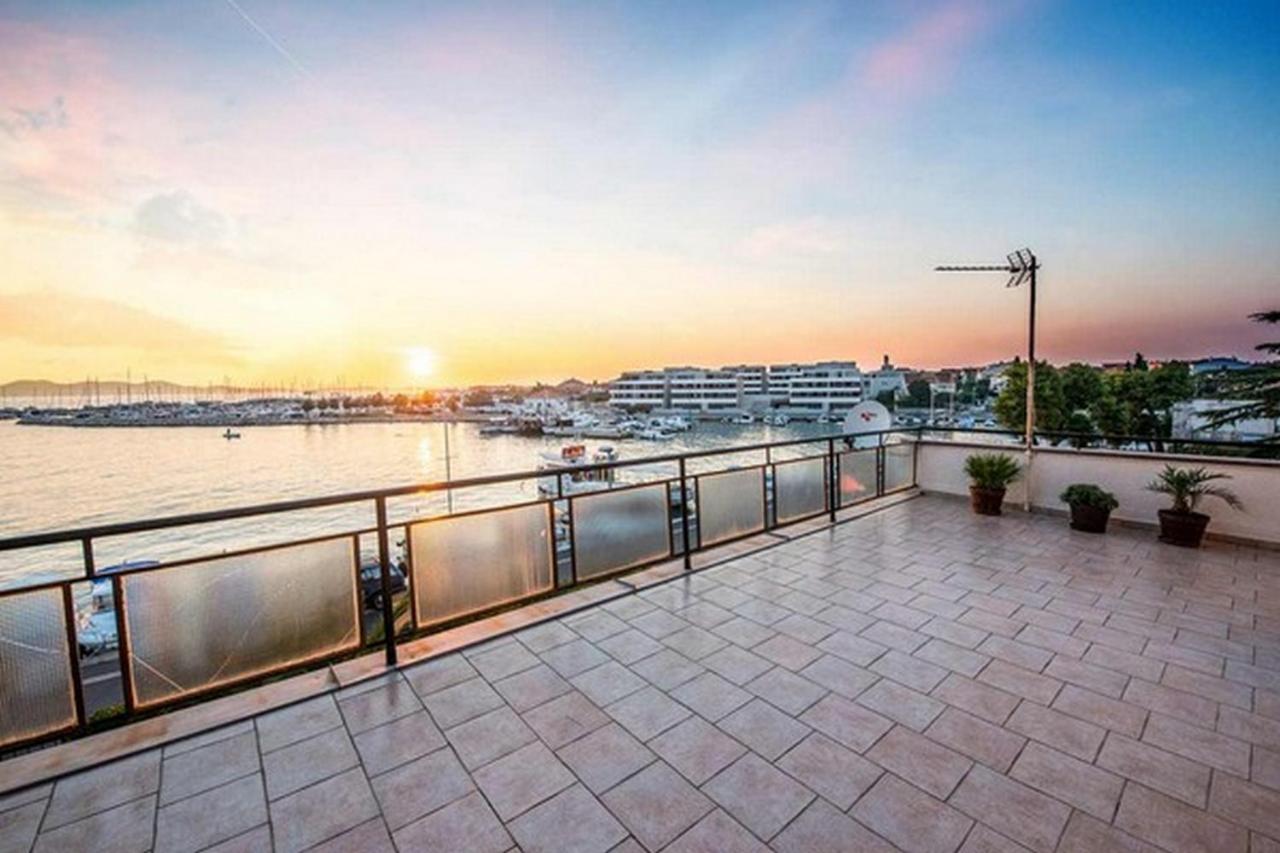 Amazing Seaview Apartment With A Balcony Near The Beach - Kneza Trpimira I Zadar Exterior photo