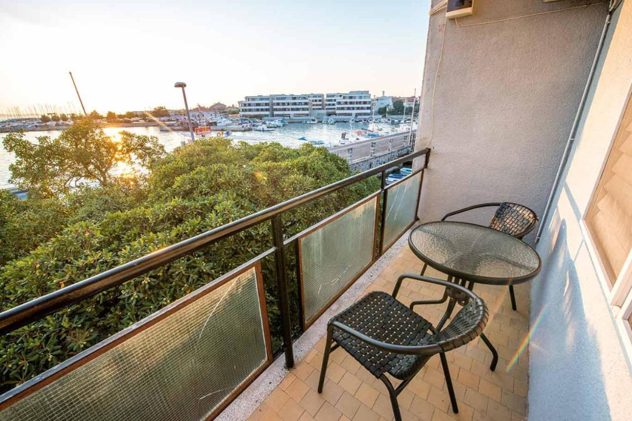 Amazing Seaview Apartment With A Balcony Near The Beach - Kneza Trpimira I Zadar Exterior photo