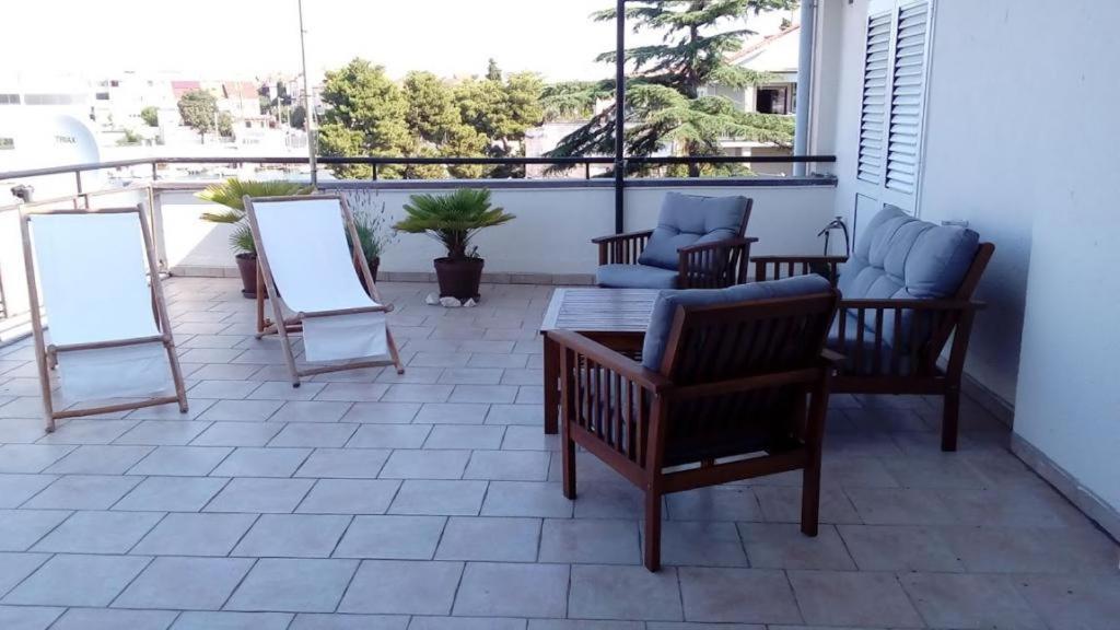 Amazing Seaview Apartment With A Balcony Near The Beach - Kneza Trpimira I Zadar Exterior photo